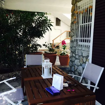 بيت للعطل Zoe's Summer House