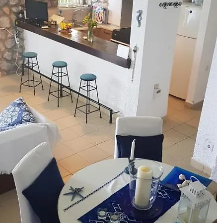 Zoe's Summer House Tatil Evi *